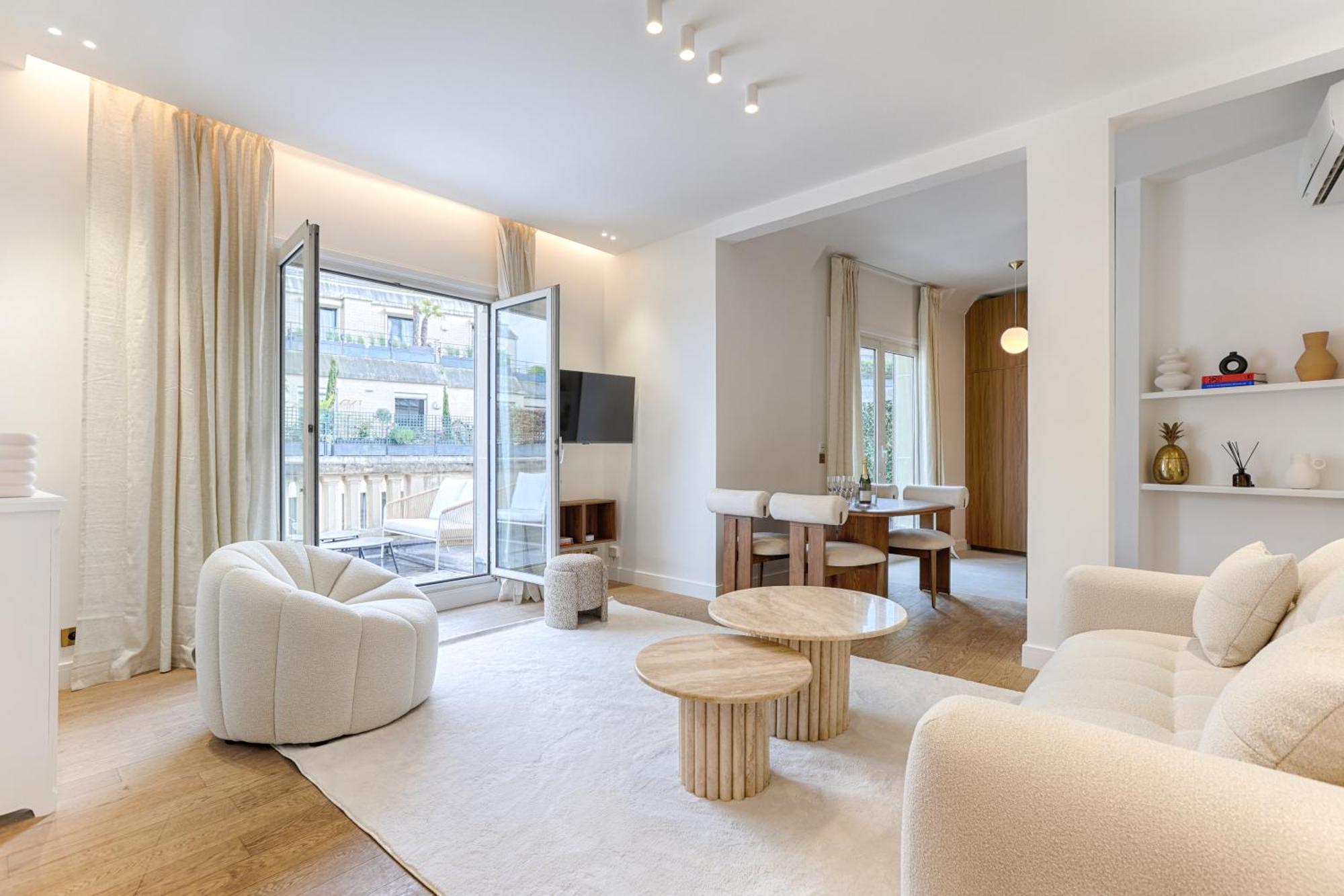 Apartment De Luxe Avec Terrasse Sur Les Champs Elysees *