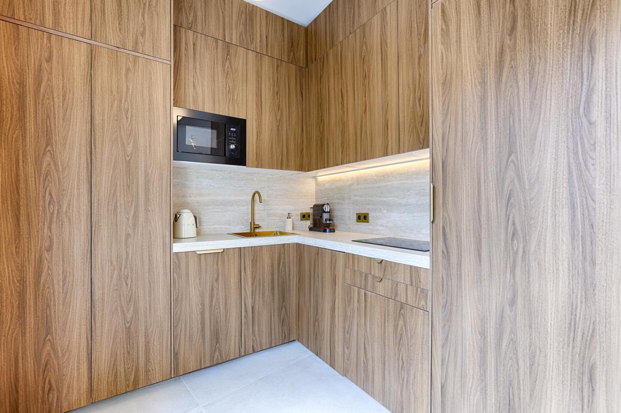Apartment De Luxe Avec Terrasse Sur Les Champs Elysees Paris