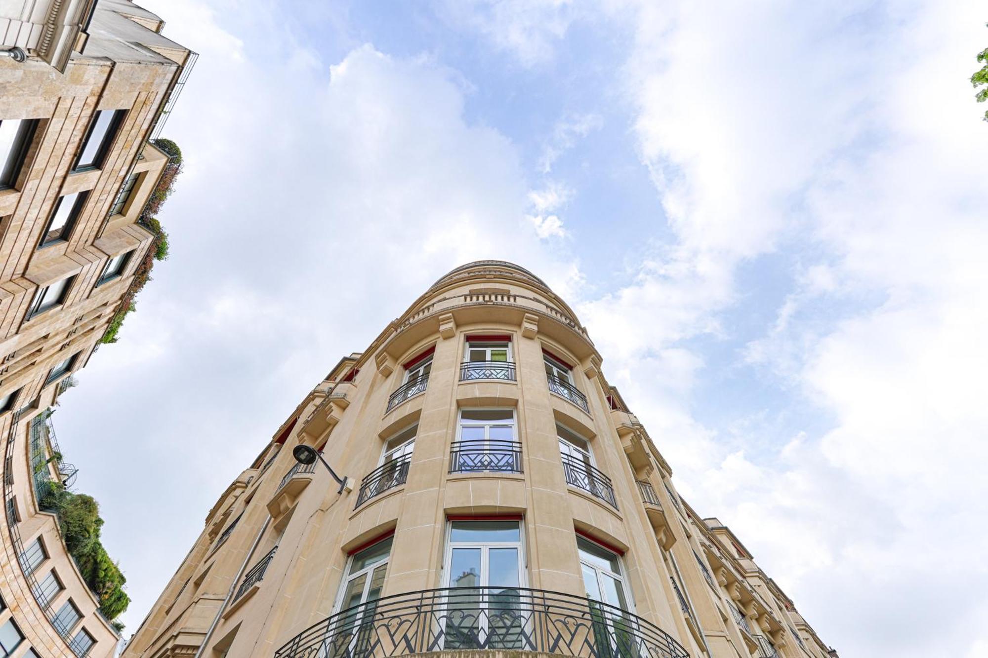 Apartment De Luxe Avec Terrasse Sur Les Champs Elysees *